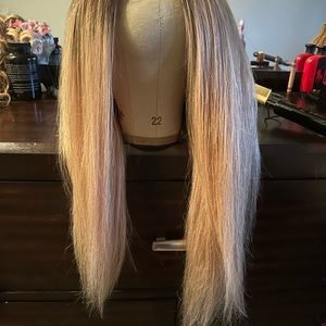 Human hair 20” blonde ombré wig.